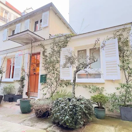Small Duplex House In Batignolles Paris