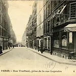 Small Duplex House In Batignolles
